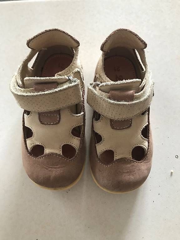 Schuhe für Jungen: Ledersandalen geschlossen Gr.21 – Gebraucht aus Stettlen von pie_8sys