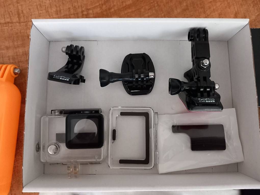 Gopro Action Cam: GoPro HERO 4 Black Set Top 4K ProVersion Kopfband Floaty – Usato da St. Gallen venduto da luk_fzp9 1