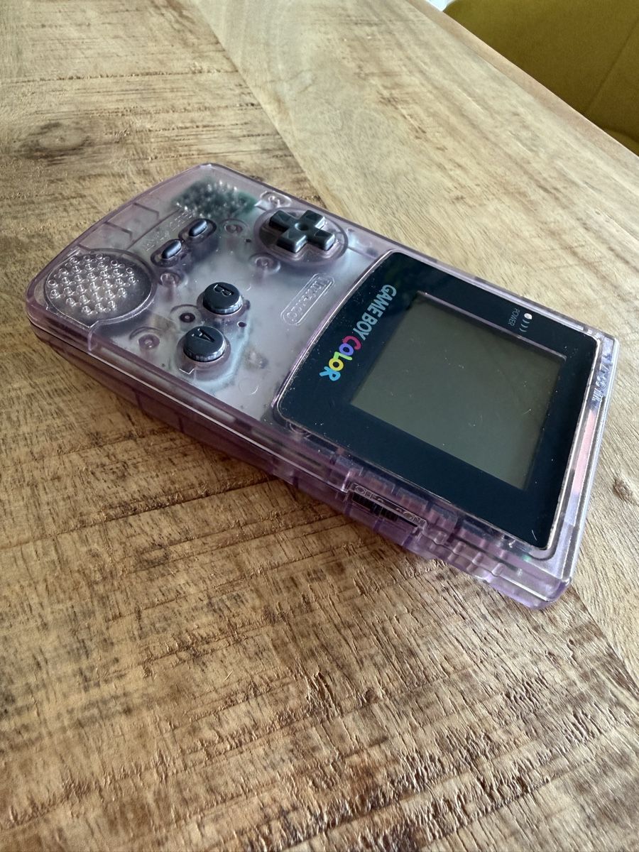 Nintendo Console: Nintendo GameBoy Color mit Pokemon Red – Usato da Gibswil venduto da Oidus 2