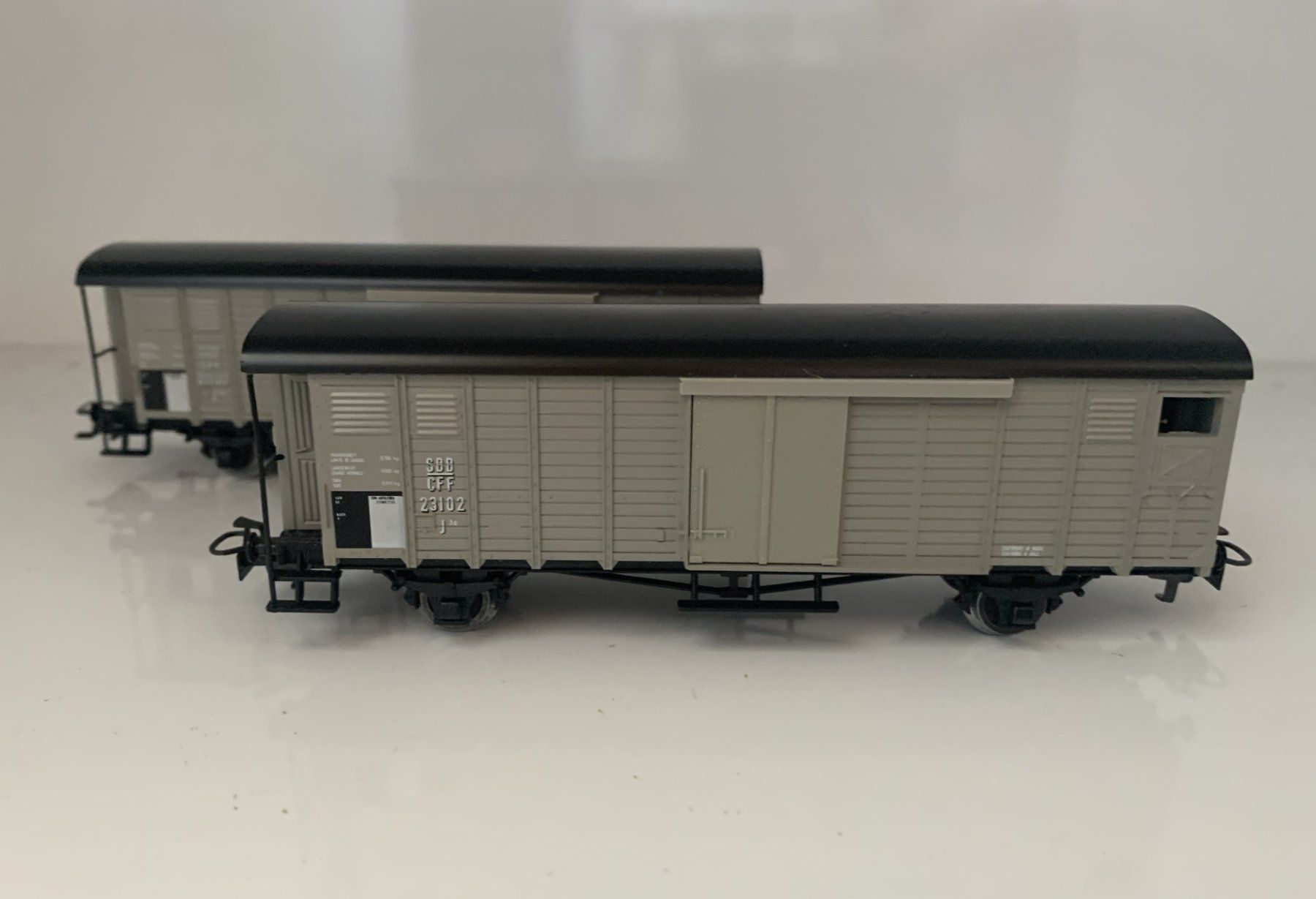 Märklin Modelleisenbahnen: Zwei gedeckte SBB Güterwagen Märklin H0 – Gebraucht aus Volketswil von zwitsch33 2