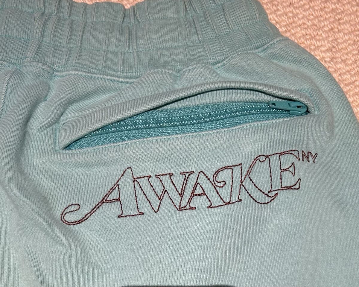 Pantalons: Awake New York Trainerhosen – D'occasion à Mönchaltorf par johanna_k06 4