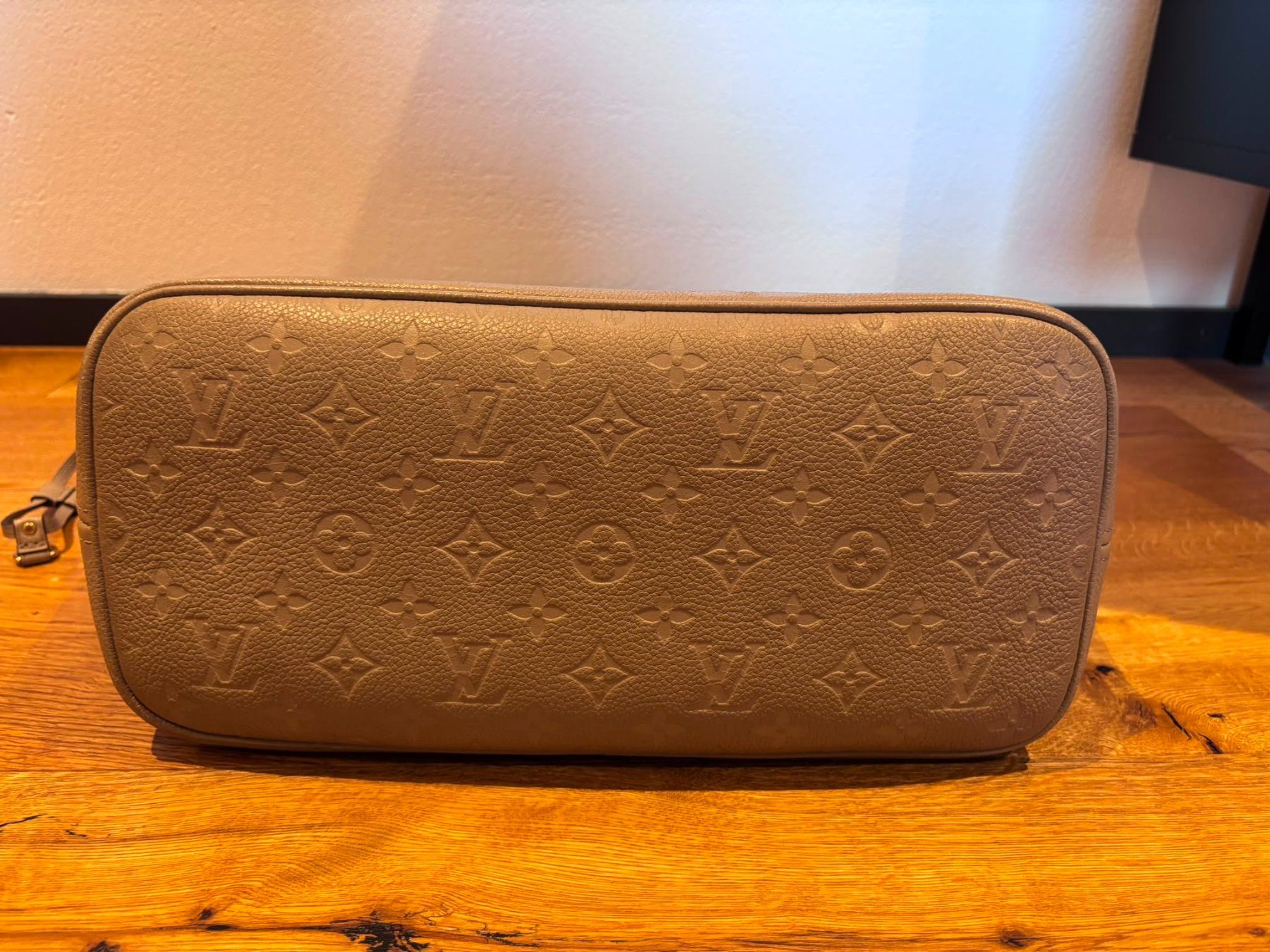 Louis Vuitton Borse da donna: Louis Vuitton Neverfull MM Monogramm Empreinte - Tourterelle – Usato da Richterswil venduto da Dingsda72 6