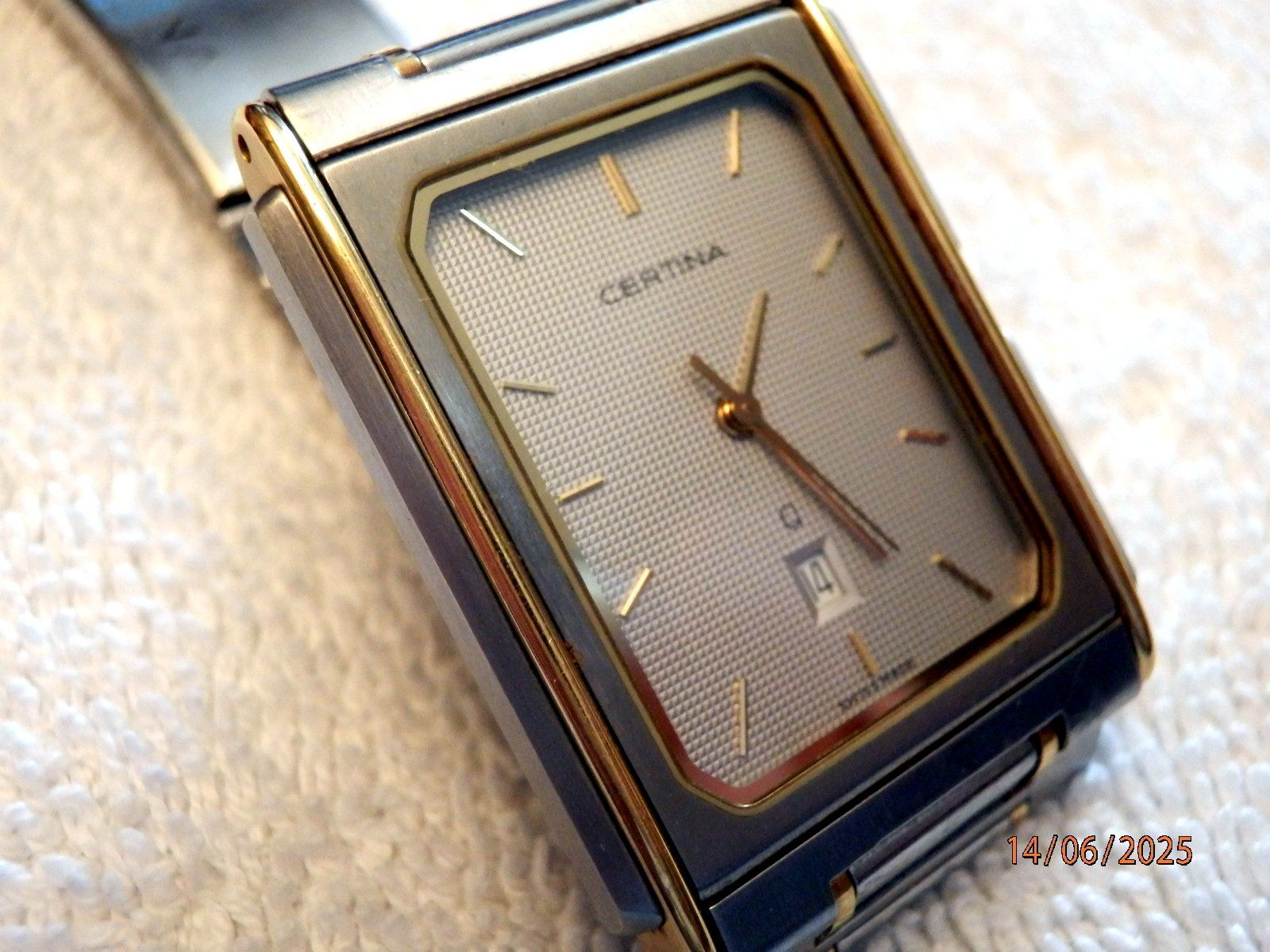 Certina Orologi: Certina, Quartz, Gehäuse + Armband mit Goldelemente, 27 x 37 – Usato da Ueberstorf venduto da dinbau 8