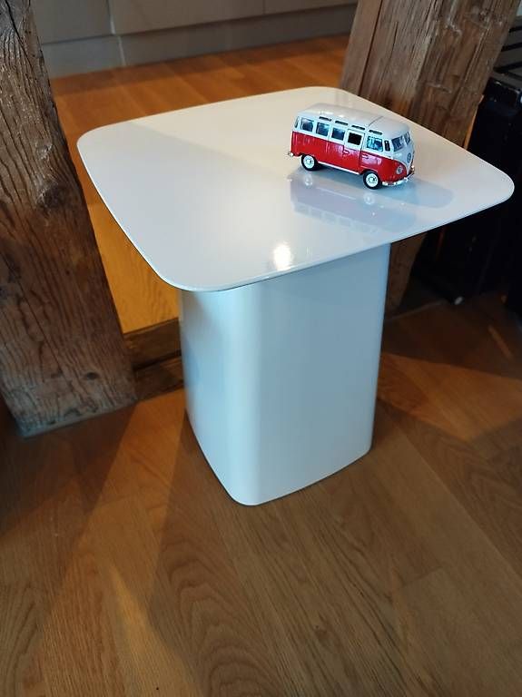 Vitra Tische: VITRA metal Side table – Neu (gemäss Beschreibung) aus Thal von Jeremy90
