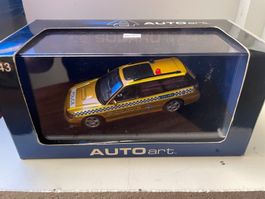 Subaru Legacy Polizei Police AUTOART 1:43