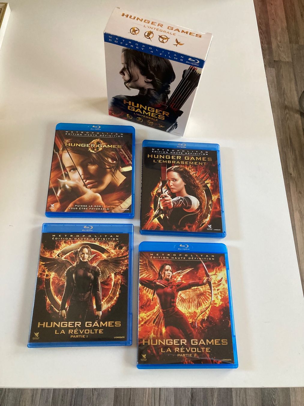 Tous les DVDs: Hunger Games Blu-ray coffret 4 films – D'occasion à Bassecourt par CALUMET-X 2