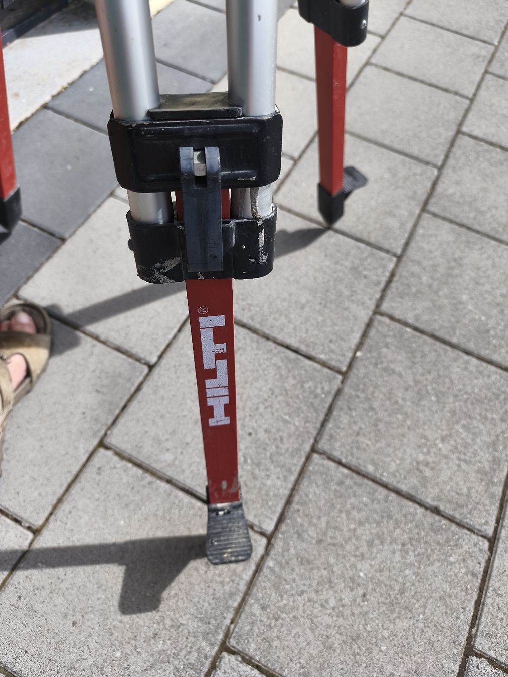 Hilti Tutti gli attrezzi: Hilti Stativ gebraucht – Usato da Recherswil venduto da Sruscha58 3