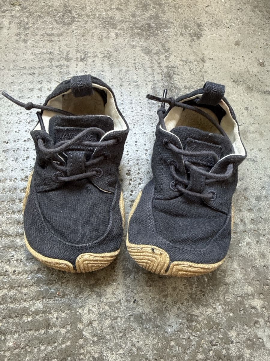 Wildling Scarpe da uomo: Biete Wildling Barfuss Schuhe, Grösse 24. – Nuovo (secondo la descrizione) da Basel venduto da vita108