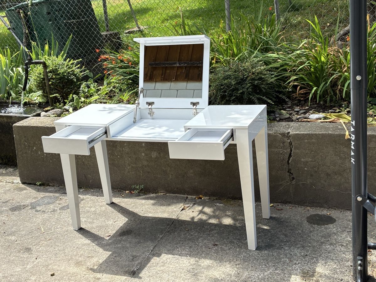 Ikea Tavoli da trucco: IKEA MALM Schminktisch mit Spiegel, Weiss – Usato da Staad SG venduto da ann_qwr8 1