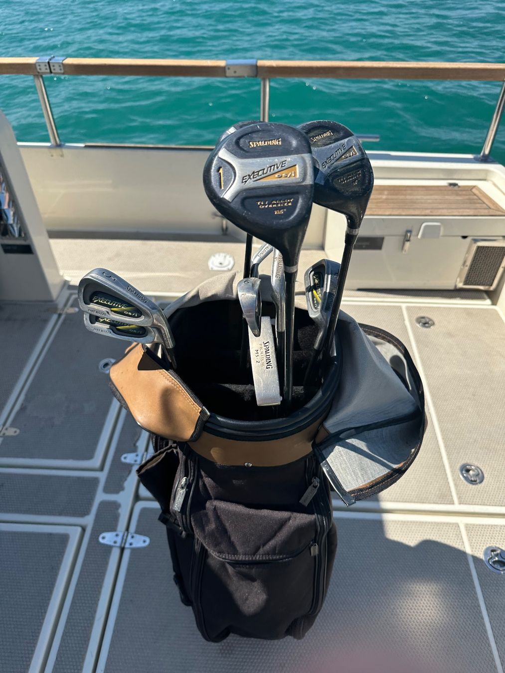 Spalding Schläger & Sets: Golfschlaeger Set Spalding Executive Oversize Bag – Gebraucht aus Thalwil von Wilhelm85