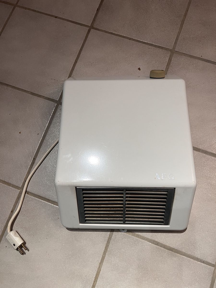 Radiatori: Wand Heizlüfter AEG 1.2kW – Usato da Brislach venduto da Kimi0730