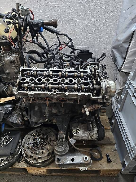 Tutti pezzi di ricambio auto: Bmw e46 320d teile  – Usato da Niedergösgen venduto da Zecinha 4