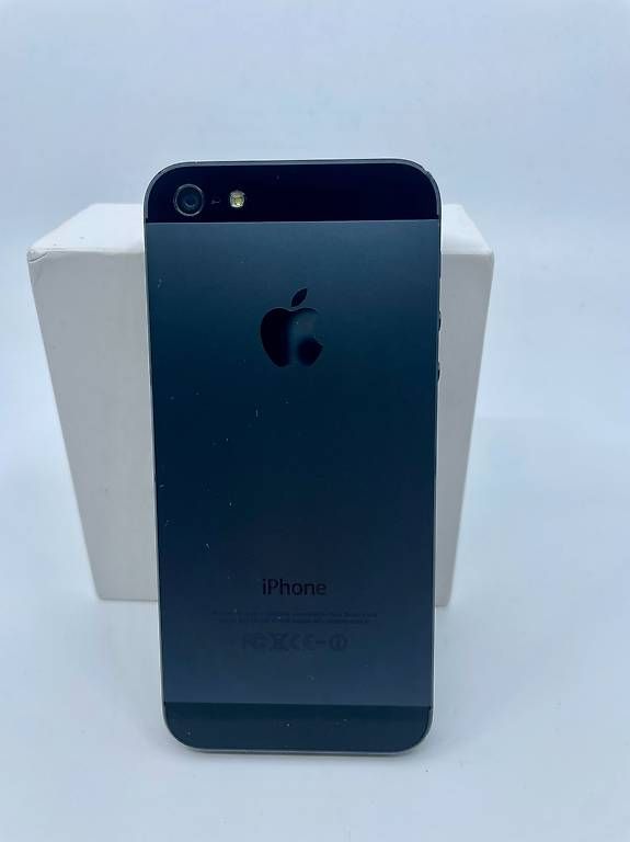 Apple Telefoni cellulari / Smartphones: iPhone 5, 16GB schwarz & graphite – Usato da Zürich venduto da Waikiki57