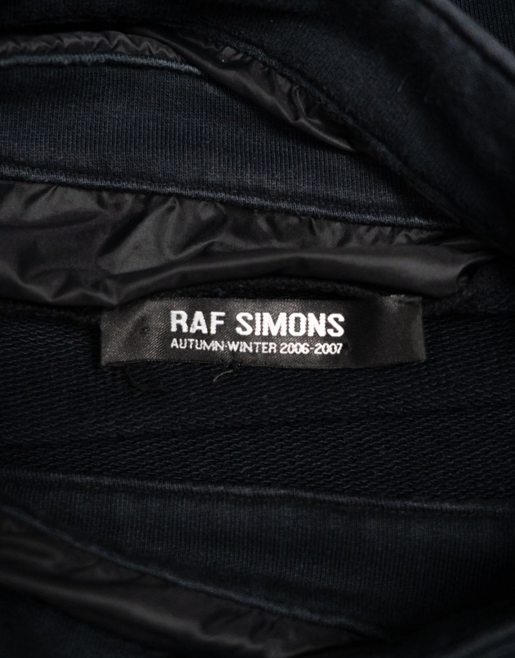 Pullover & Sweatshirts: Raf Simons AW06 La Defence Snake Sweatshirt – Gebraucht aus Thierachern von n.webl 3
