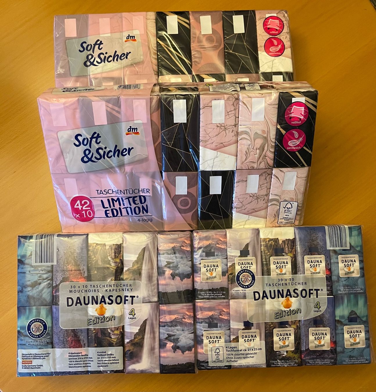 Altro in  Abbigliamento & Accessori: 4 grosse Packungen Papiertaschentücher mit schönen Motiven – Nuovo e nell'imballaggio originale da Basel venduto da Seifehuesli