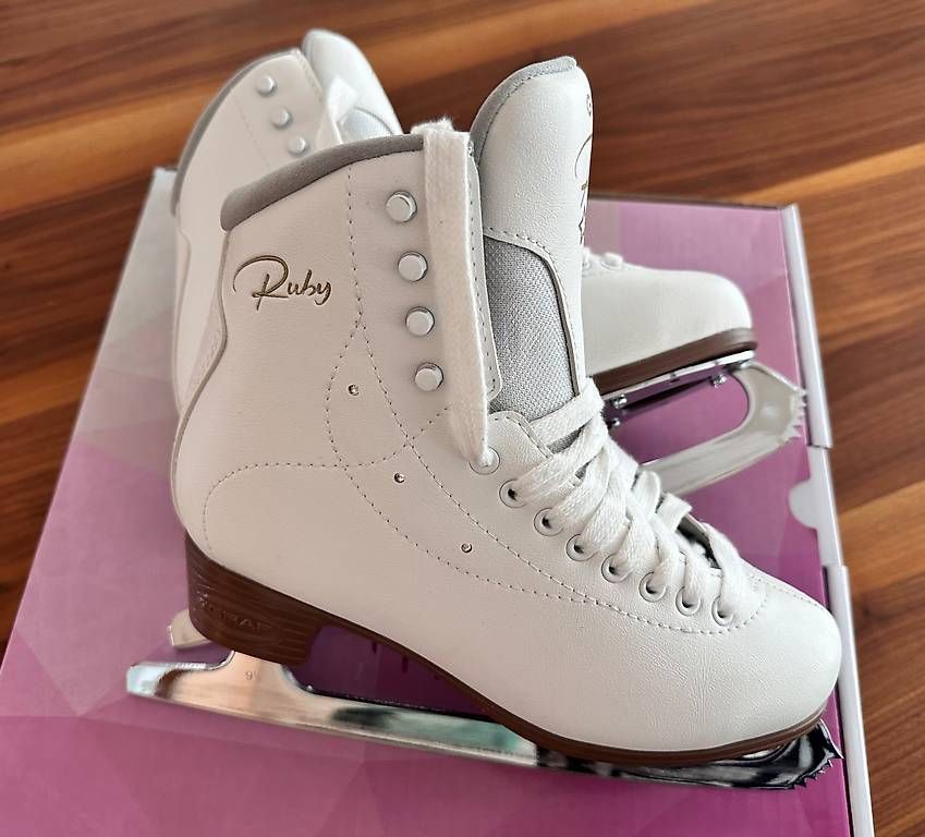 Pattini da ghiaccio: GRAF Ruby Star Schlittschuhe Gr. 36  kaum gebraucht – Usato da Sissach venduto da goldengirl76 1