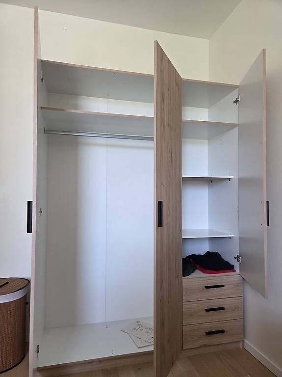 Armadi: Armoire à portes battantes AMSTERDAM – Usato da Renens VD venduto da ced_b62x