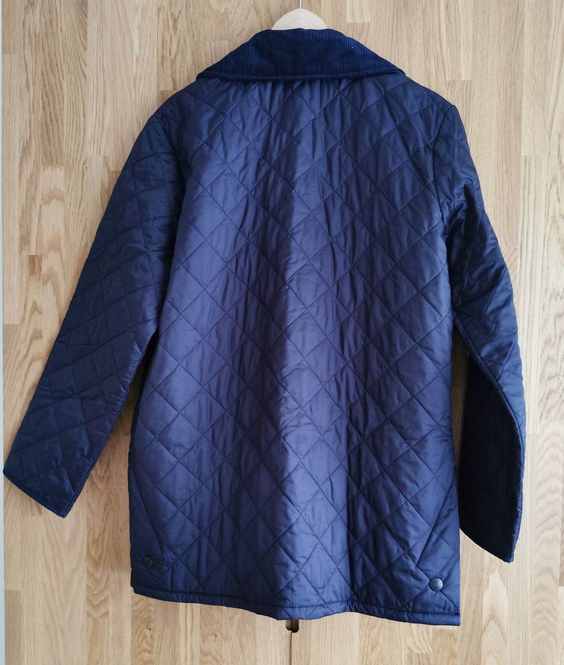 Barbour Giacche: Barbour Steppjacke Liddlesdale dunkelblau – Nuovo e nell'imballaggio originale da Birsfelden venduto da dsc_f8gx 1