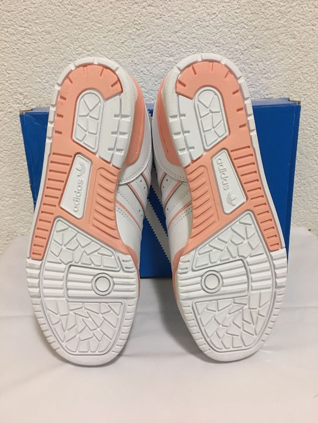 Adidas Scarpe da donna: *ADIDAS RIVALRY LOW J WEISS/ROSA       Gr. 38 2/3 – Nuovo e nell'imballaggio originale da Zürich venduto da LIQUIDATOR.CP 1