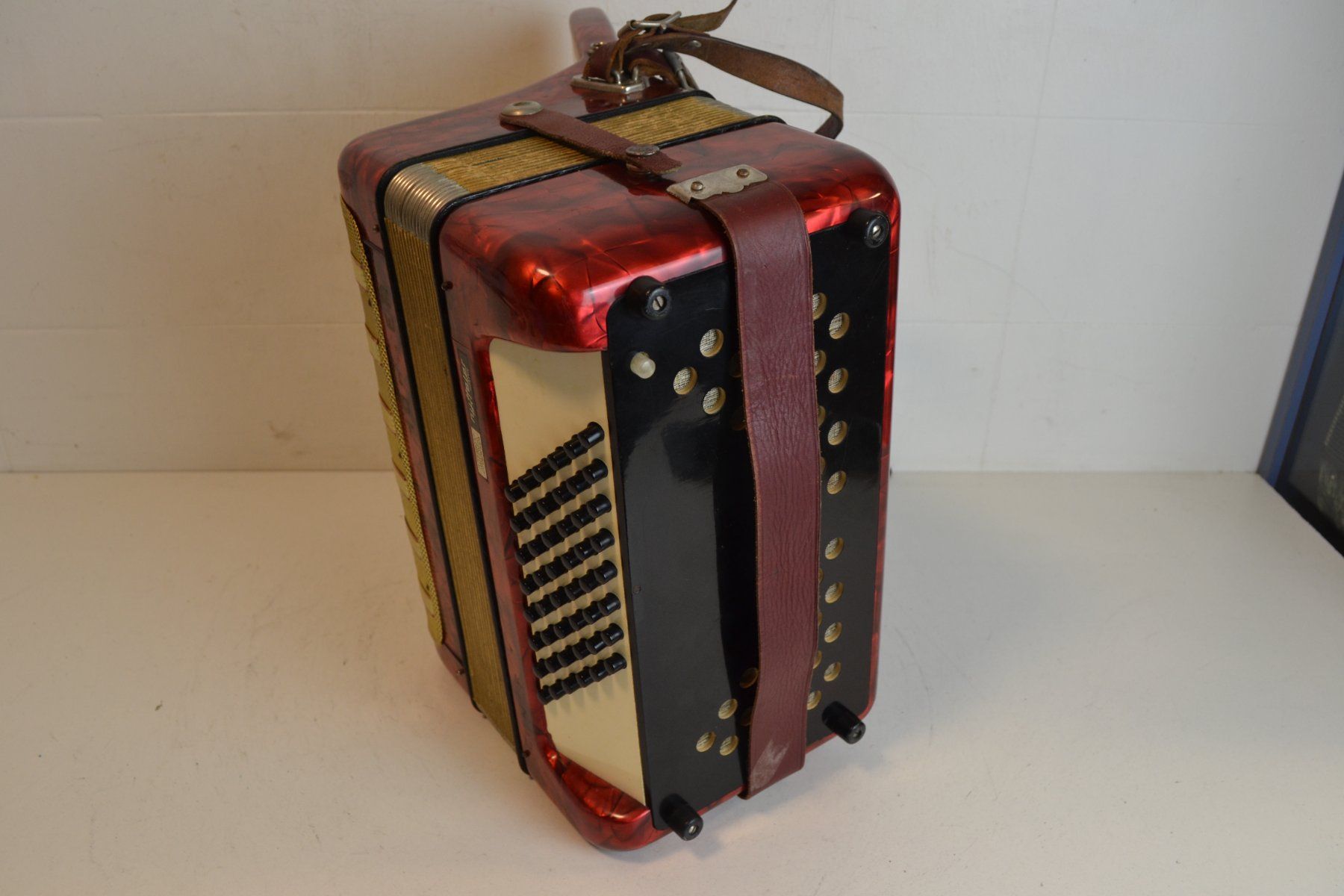 Hohner Musikinstrumente: Akkordeon chromatisch Hohner Concerto I – Gebraucht aus Zürich von Brockito 8