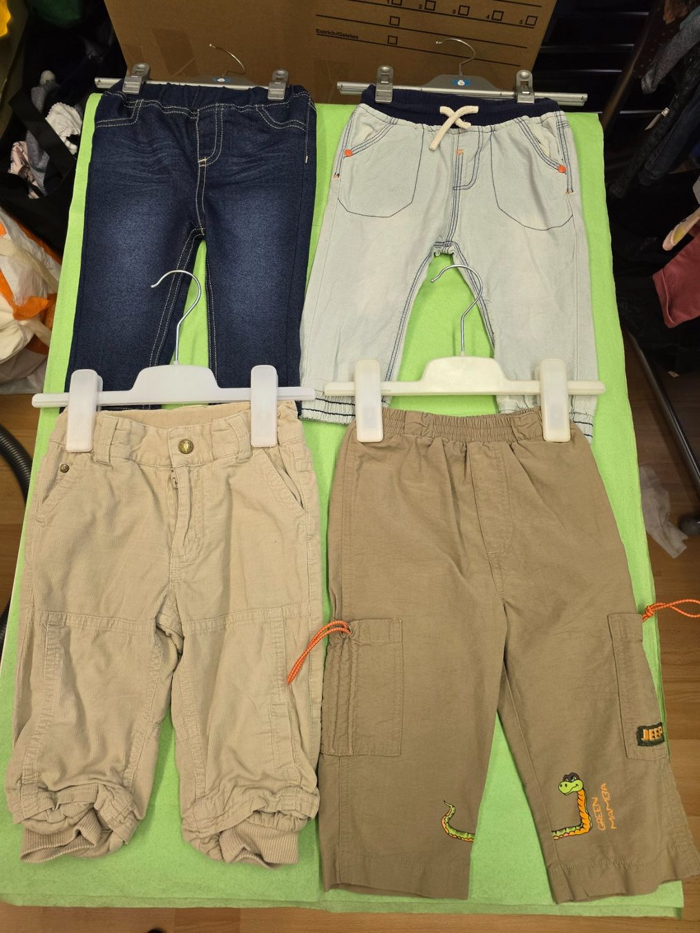 Pantaloni: Hosen Grösse 74 – Usato da Schönenwerd venduto da Chez_Mimi
