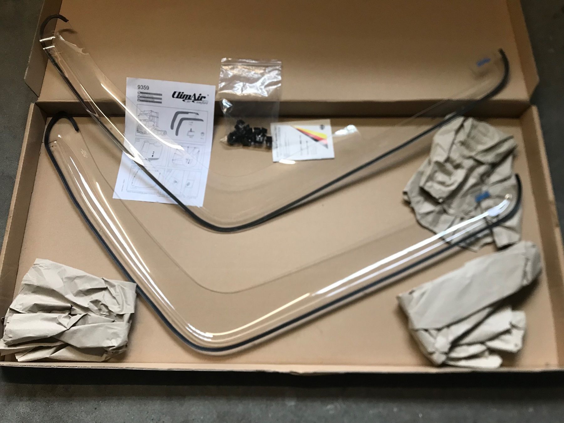 Mercedes-Benz Tutti i ricambio: Windabweiser, Mercedes Actros MP 4/5 – Nuovo e nell'imballaggio originale da Altdorf UR venduto da Egypt03