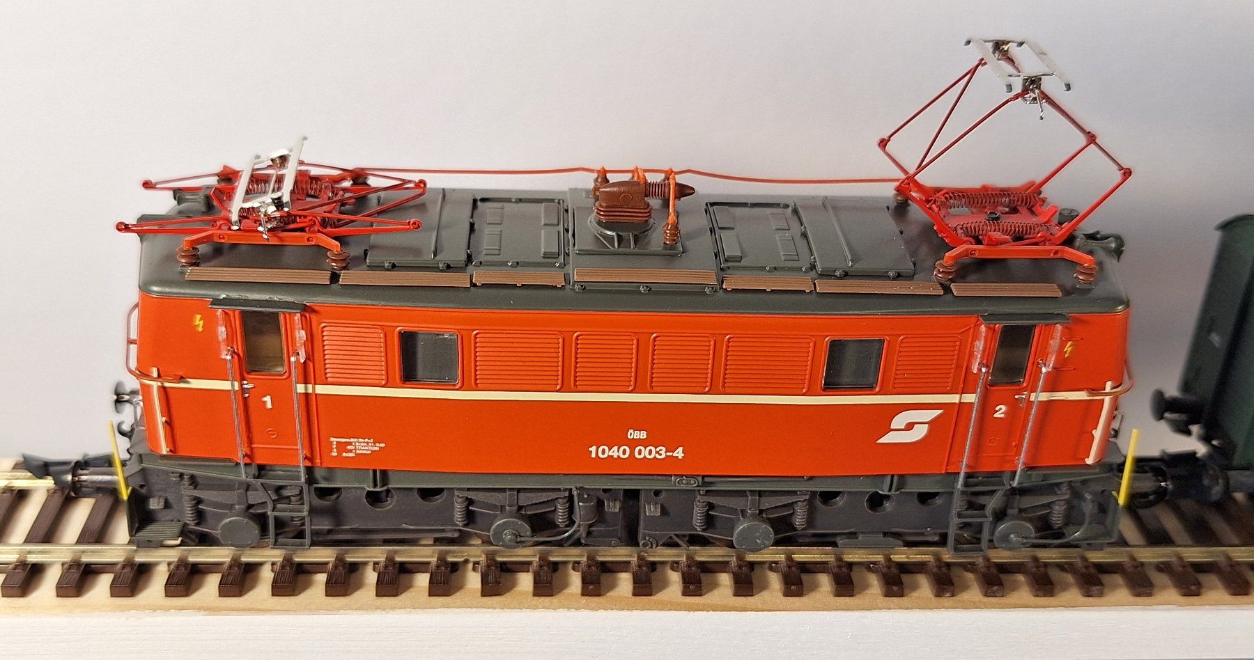 Roco Trains électriques: ÖBB 1040 mit Güterzug – D'occasion à Bern par BahnliebhaberRe420 3
