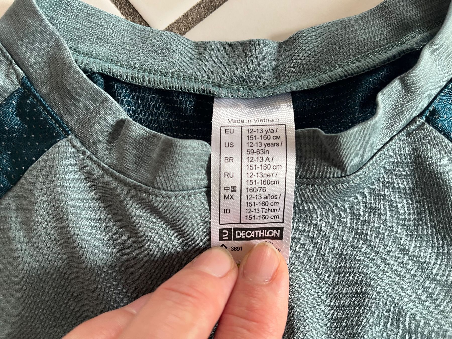 T-Shirts: T-shirt sport hyper léger 152 cm – Gebraucht aus Montalchez von Azurea79 2