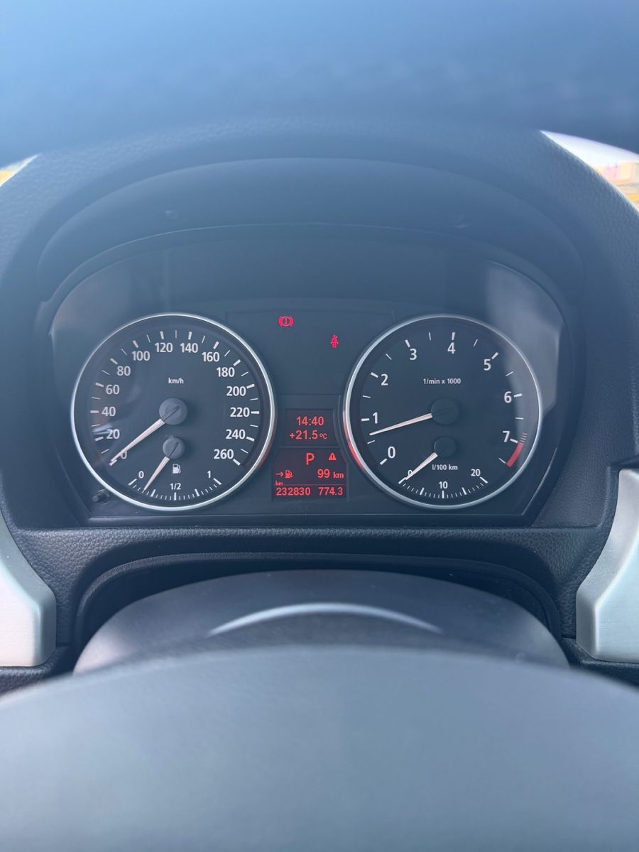 BMW Automobili: BMW 325xi mit MFK – Usato da Wetzikon ZH venduto da HD2004 5