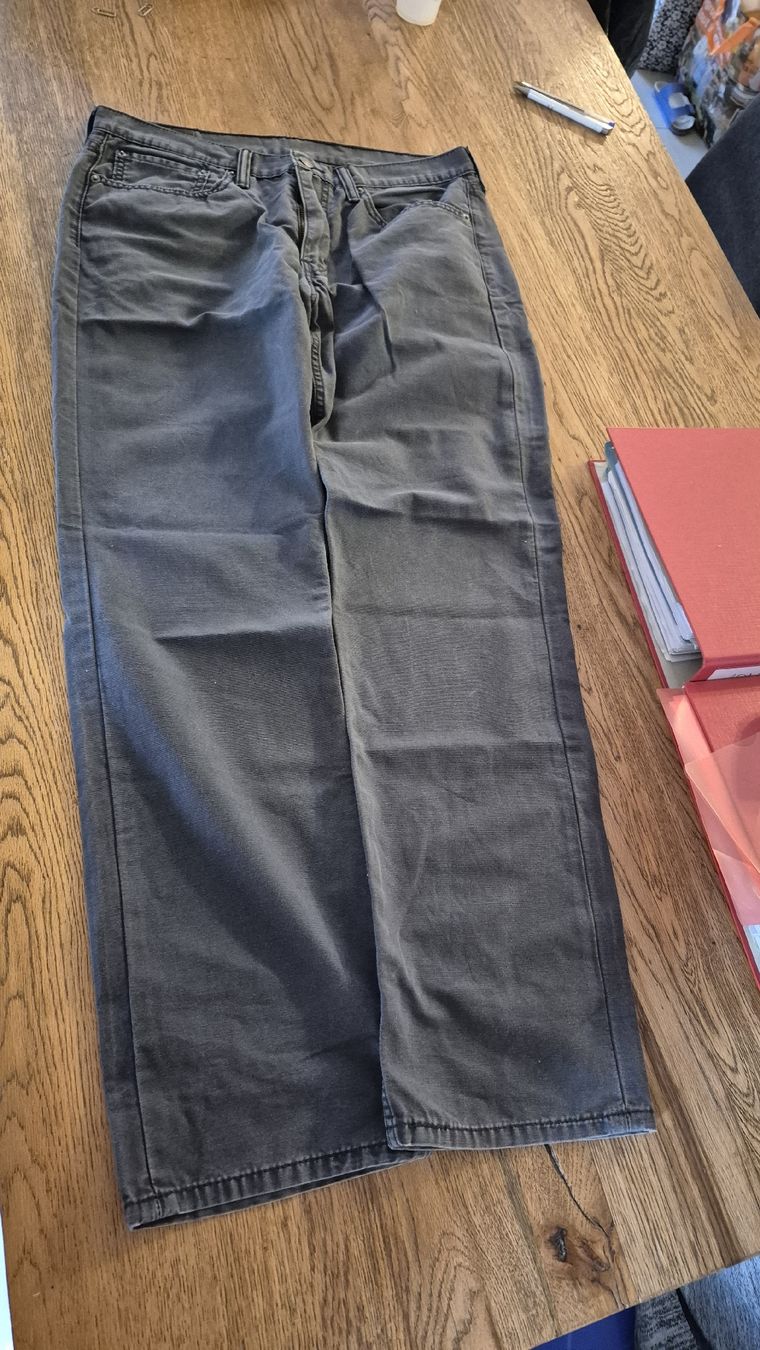 Levi's Pantaloni: pantalon levi strauss – Usato da Léchelles venduto da sim7891 1