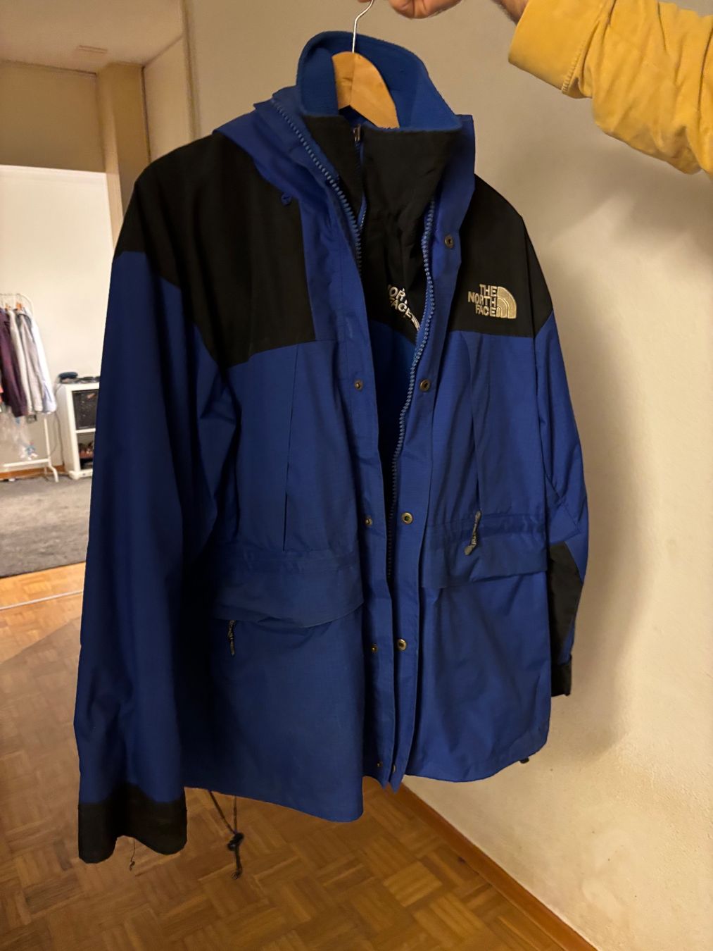 North Face Jacken: North Face Gortex Jacke – Gebraucht aus Zürich von strabii 1