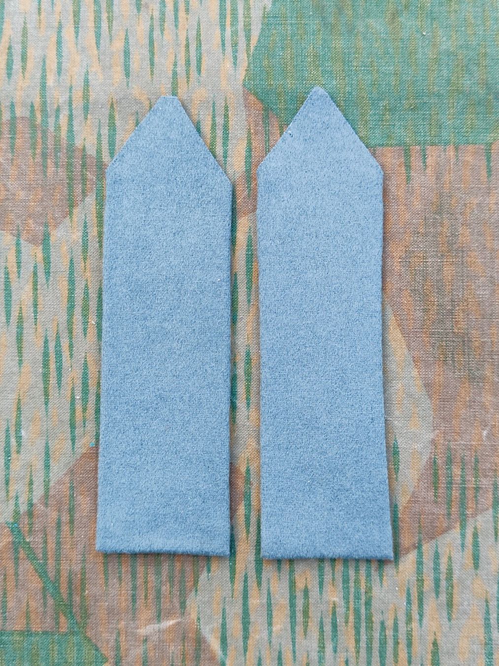 Schweizer Armee Placchette & Badge: Ärmelpatten Feldpostdienst Ord. 1940, Set – Usato da Bauma venduto da SwissMilitaria