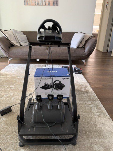 Manettes: Logitech G923 Trueforce inkl. Ständer – D'occasion à Zürich par hansjock 2