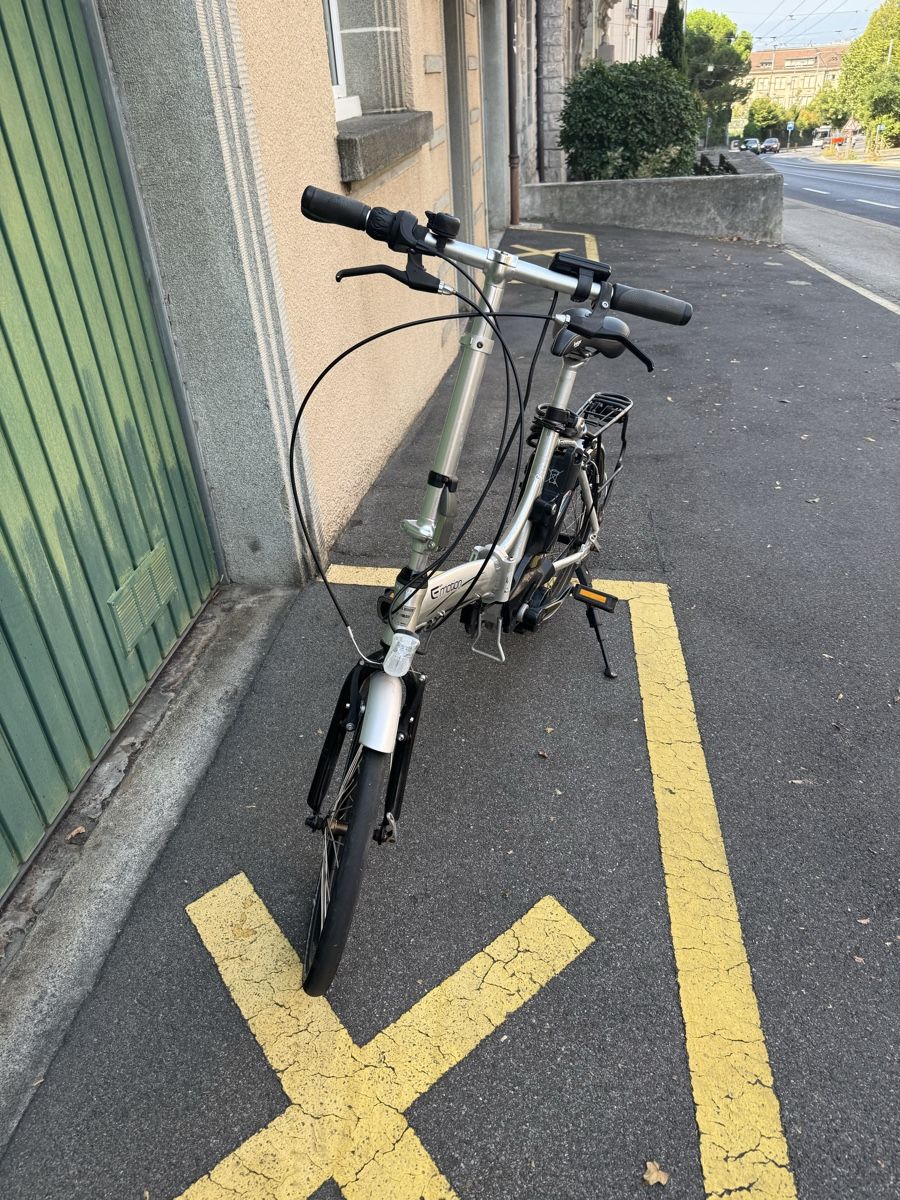 Vélos: Vélo électrique pliable E-Motion – D'occasion à lausanne par Filiajephte 4