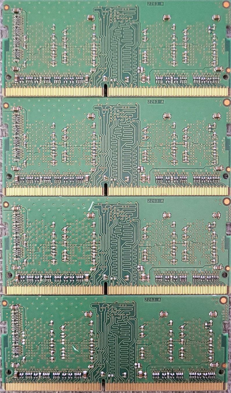 Memory / RAM: 4x RAM Module MTA4ATF51264HZ-3G2J1 4GB PC4-3200AA – Gebraucht aus Zürich von Gulbi1919 1