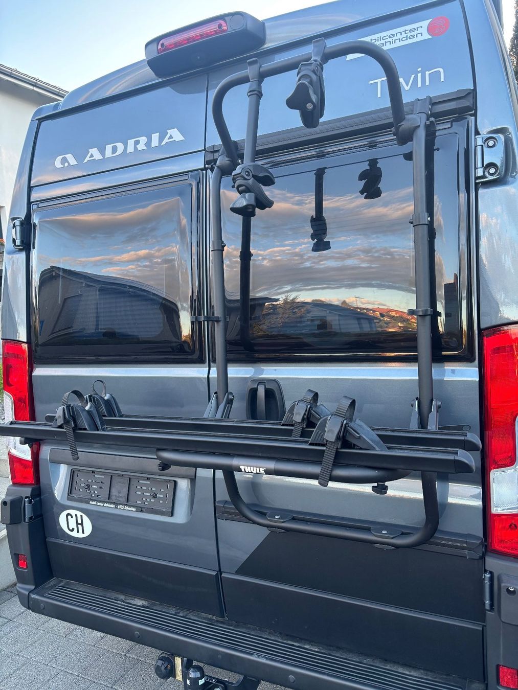 Balken: Thule Elite Van XT schwarz – Gebraucht aus Rapperswil BE von Rappsiger 1
