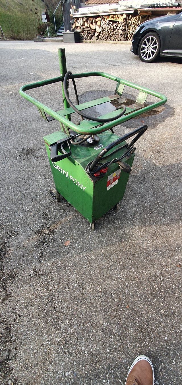 Tutte le macchine: Werkstatt BREMSENWASCHGERÄT PROFI GARAGE LIQUIDATION – Usato da Langnau i. E. venduto da Superseven69 1