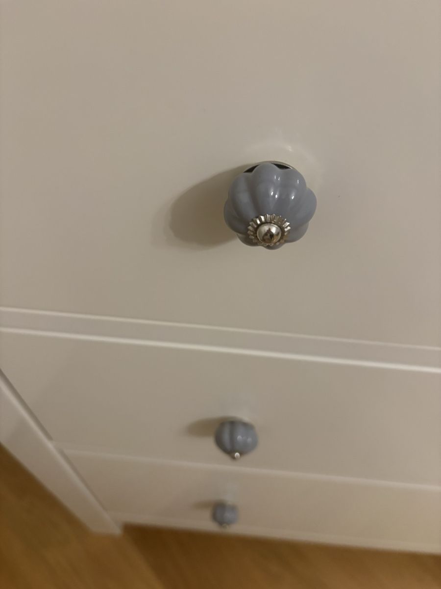 Cassettiere: Weisse IKEA Kommode mit Spiegel Top Zustand – Usato da Gerlafingen venduto da Claudia24 1