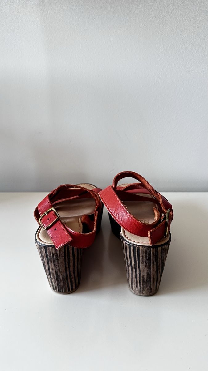 Scarpe da donna: Sandaletten rot Leder Grösse 36 – Usato da Bern venduto da WiederWert 1