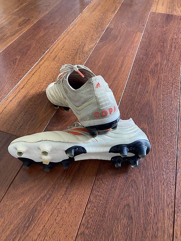 Scarpe per ragazzi: Chaussures de Football – Usato da Evilard venduto da nie_8j7g