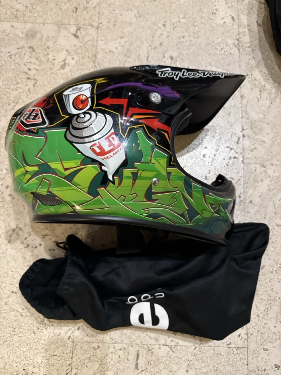 Troy Lee Caschi: Troy Lee Designs Downhill Helm – Usato da Niederhünigen venduto da wheelsonfire