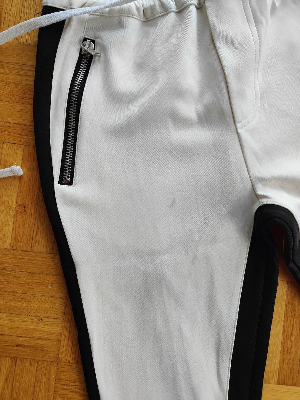 Tute: pantaloni tuta – Usato da Tesserete venduto da eli_y5kr 2