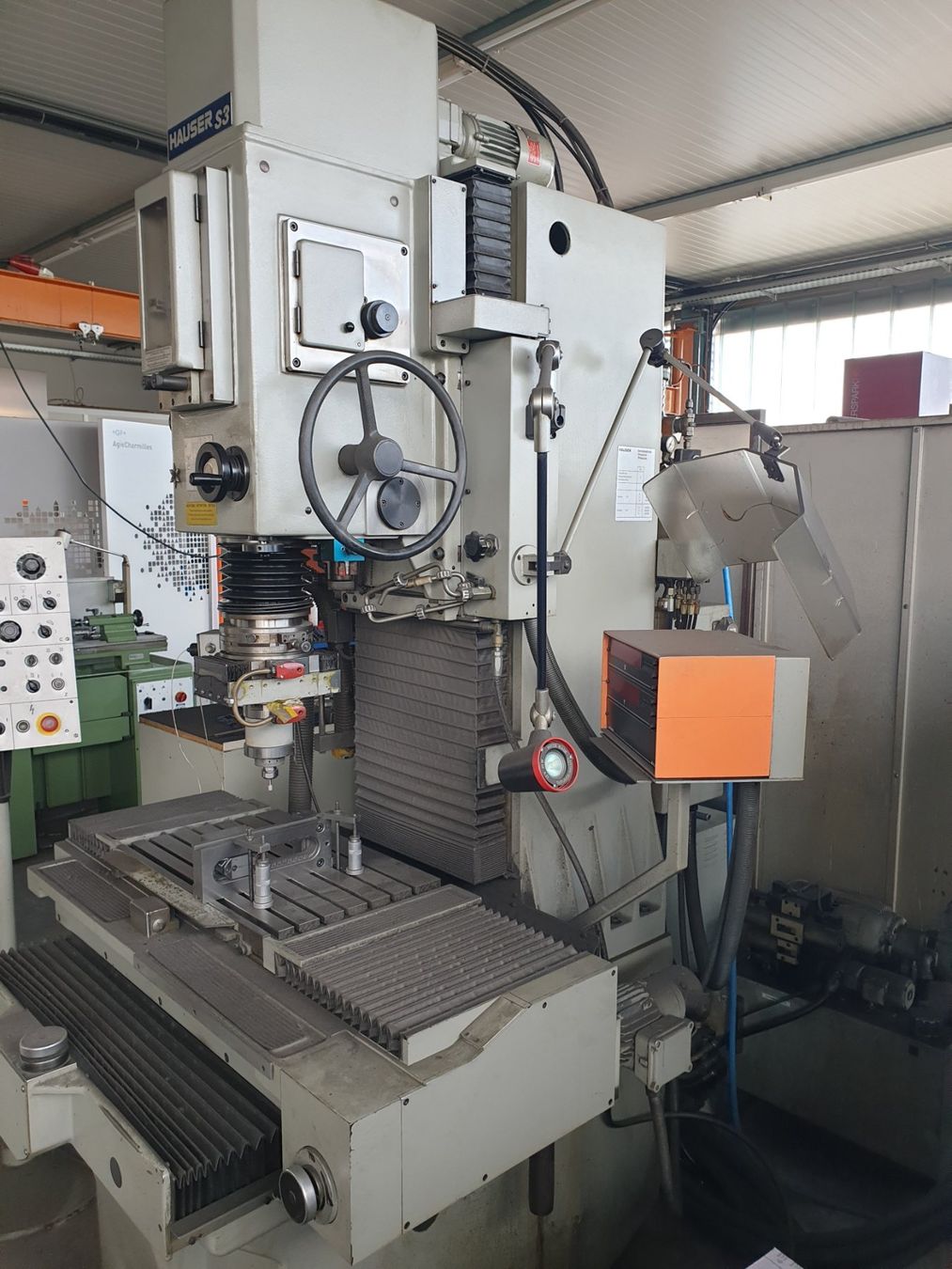 Schleifen & Polieren: Koordinatenschleifmaschine Hauser S3 – Gebraucht aus Dürnten von Runox-Verkauf 1
