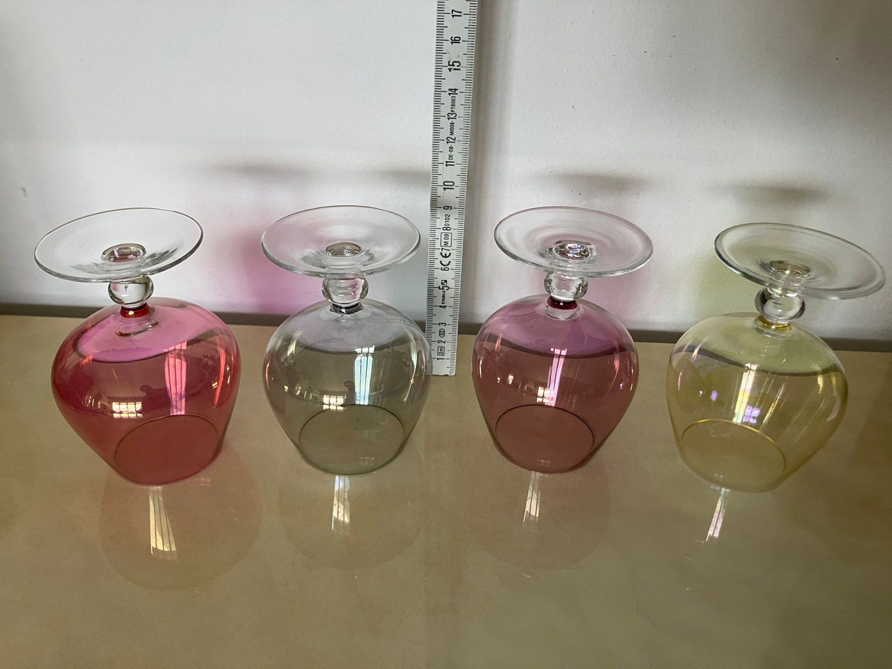 Bicchieri: 4 bicchieri da liquore in vetro cangiante – Usato da Melano venduto da H-Sara 1