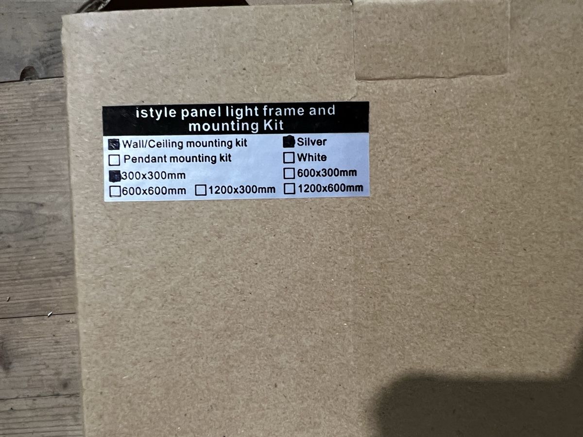 Lampadari & plafoniere: LED Panel Leuchtenrahmen Deckenmontage Silber Neu OVP – Nuovo e nell'imballaggio originale da Weinfelden venduto da AAAufloesungen 2
