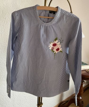 Gestreifte Bluse mit Blumenstickerei, Gr. S 🌸