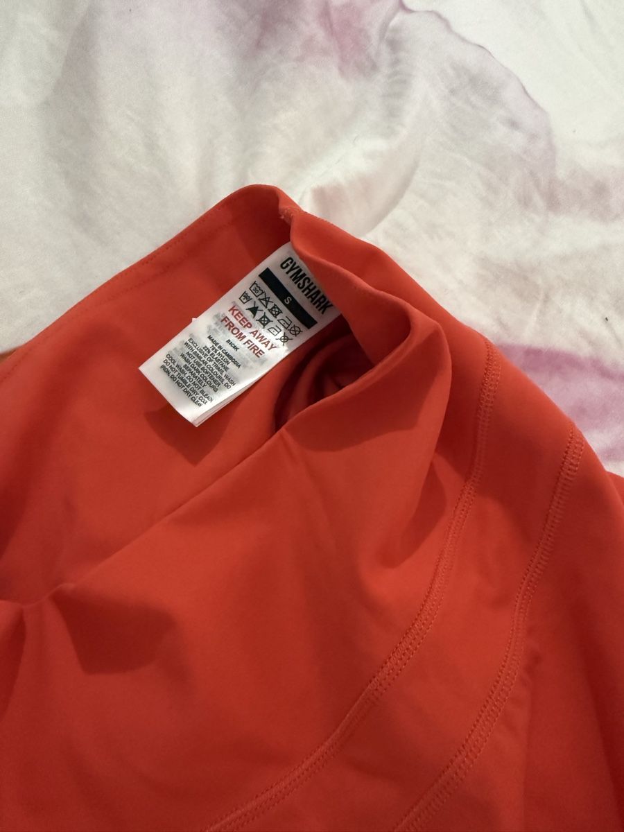 Gymshark Leggings: Legging GYMSHARK couleur corail  – Nuovo (secondo la descrizione) da Tolochenaz venduto da izz_7vdk 1