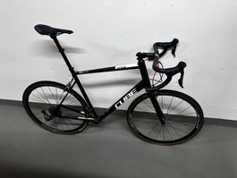 Cube Attain Race 62cm Rennvelo ohne Kurbel und Kette