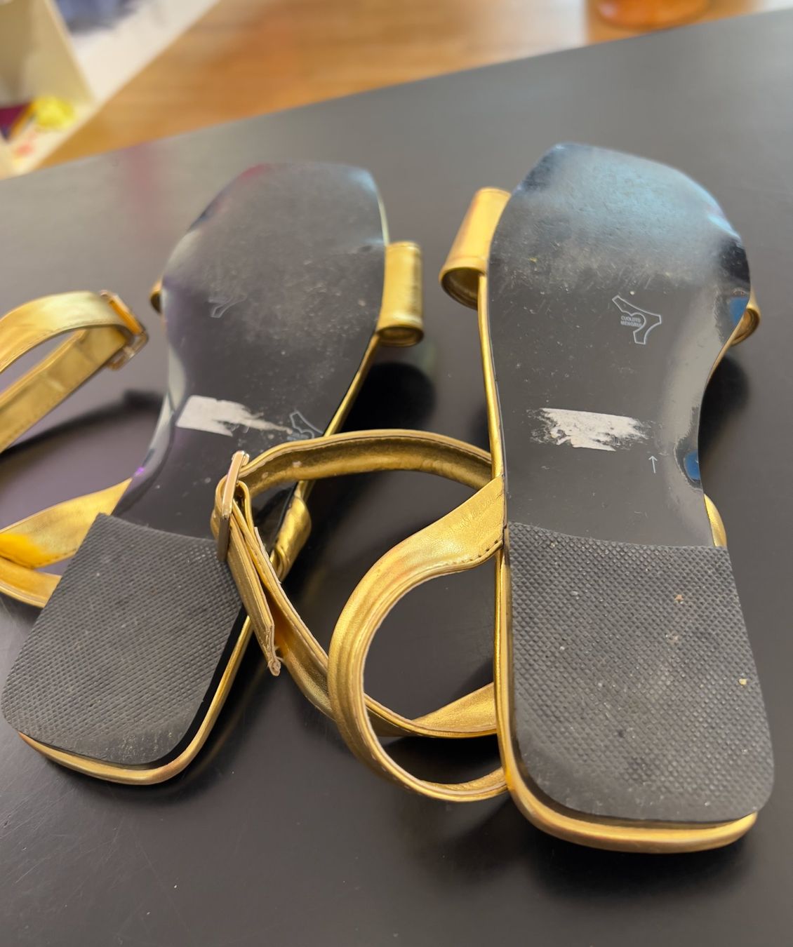 Scarpe da donna: Schöne goldene Sandalen – Usato da Zürich venduto da Naebeli 4