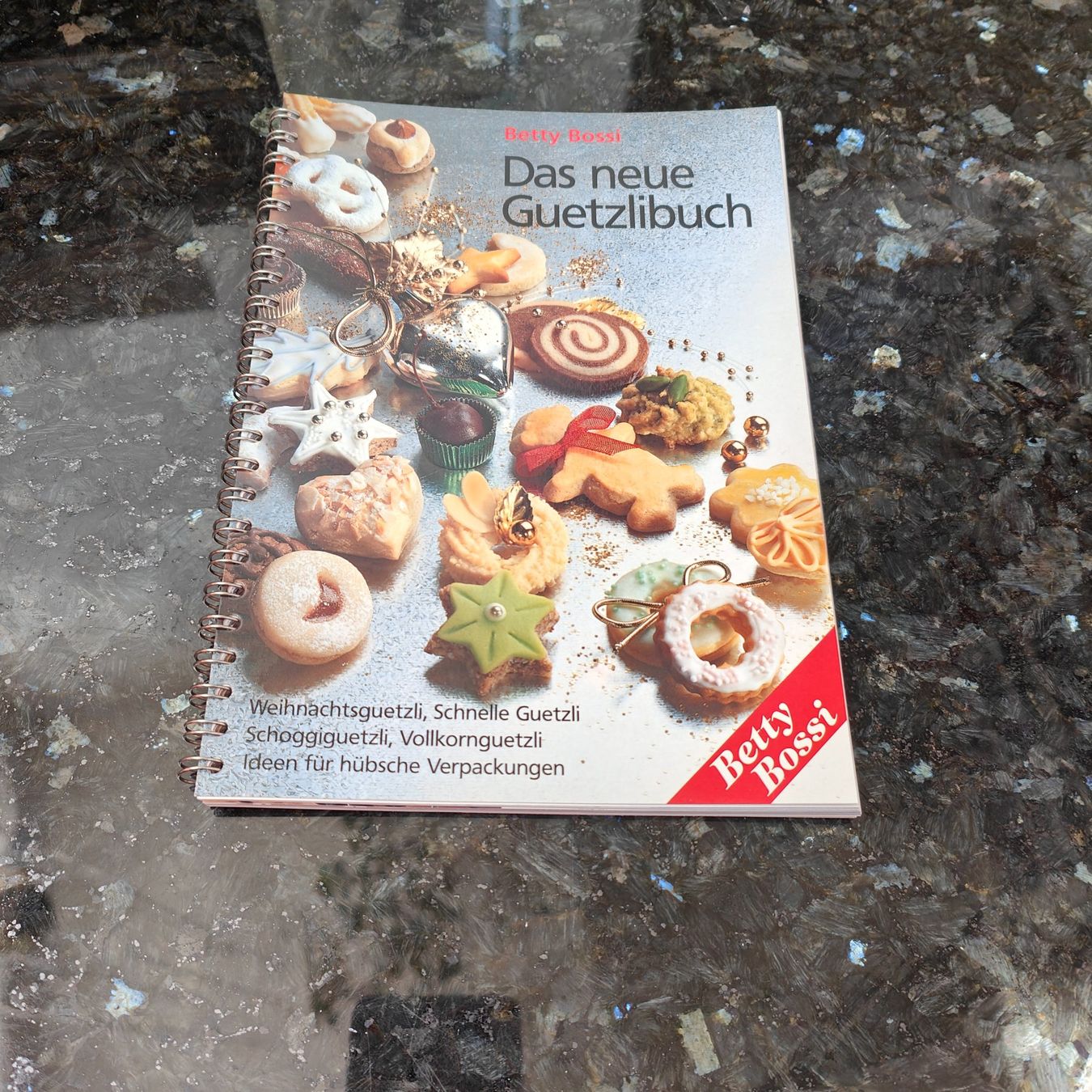 Libri: Kochbuch Guetzli – Usato da Zürich venduto da Mumpfi9